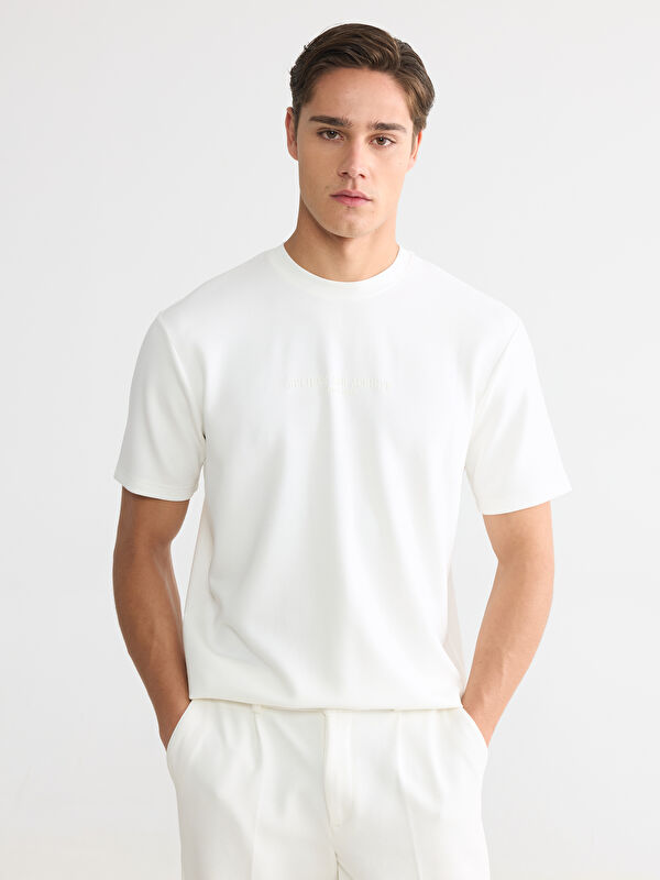 LCWAIKIKI Classic Relaxed Fit Kabartma Baskılı Erkek Tişört