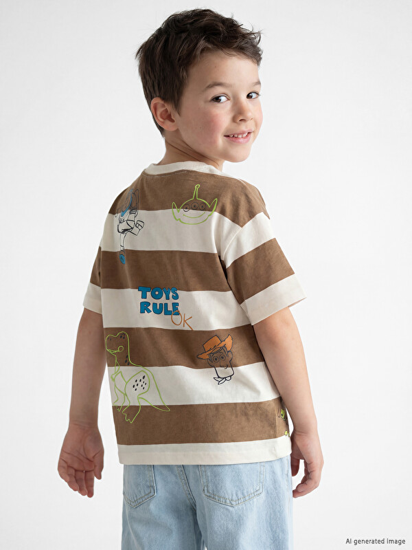 LCW Kids Bisiklet Yaka Toy Story Baskılı Erkek Çocuk Tişört