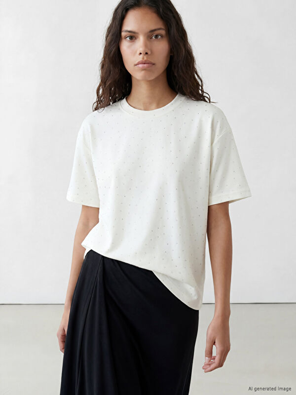 LCW Modest Bisiklet Yaka Taşlı Oversize Kadın Tişört