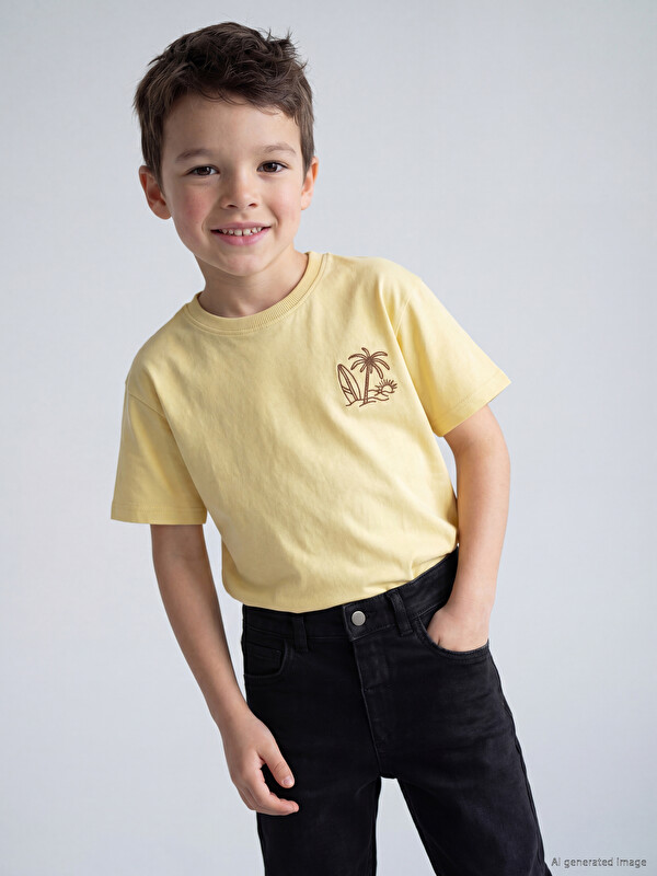 LCW Kids Bisiklet Yaka Baskılı Erkek Çocuk Tişört