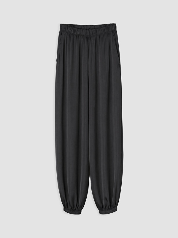 LCWAIKIKI Classic Beli Lastikli Kadın Jogger Pantolon