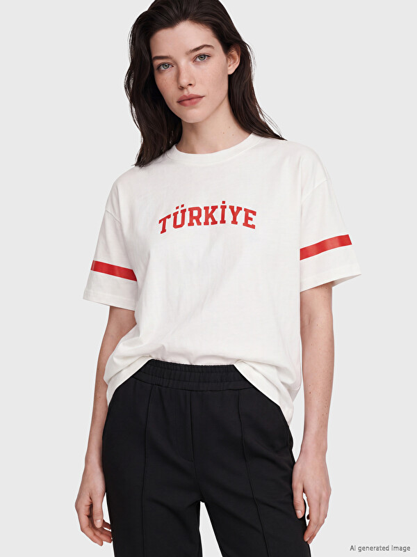 LCW Comfort Türkiye Baskılı %100 Pamuklu Kadın Tişört
