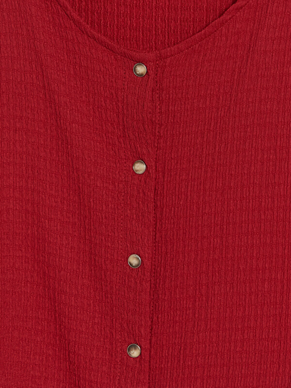 LCW Limitless Easy to Wear Front And Shoulder Snap-Fastened Blouse