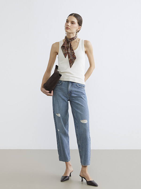 LCW Jeans جينز صديق للسيدات بقصة فضفاضة