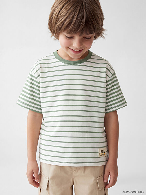 LCW Kids Bisiklet Yaka Çizgili Erkek Çocuk Tişört