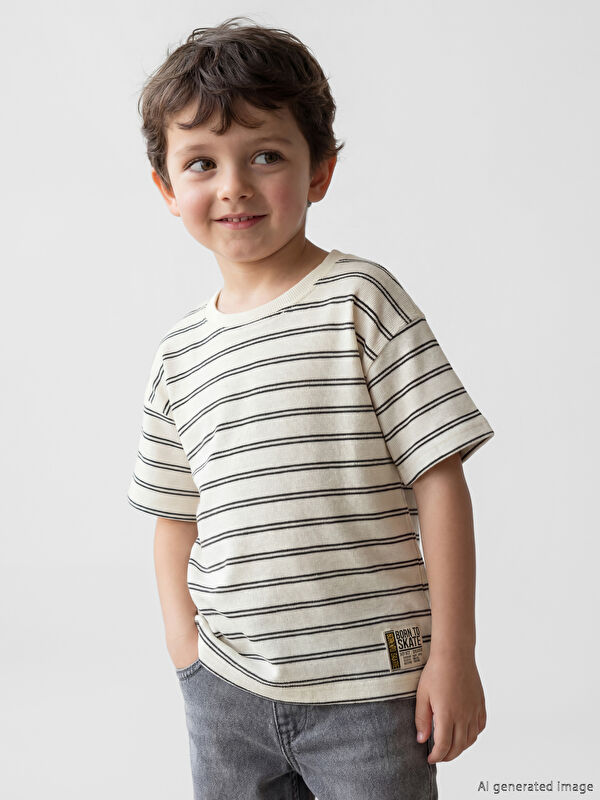 LCW Kids Bisiklet Yaka Çizgili Erkek Çocuk Tişört