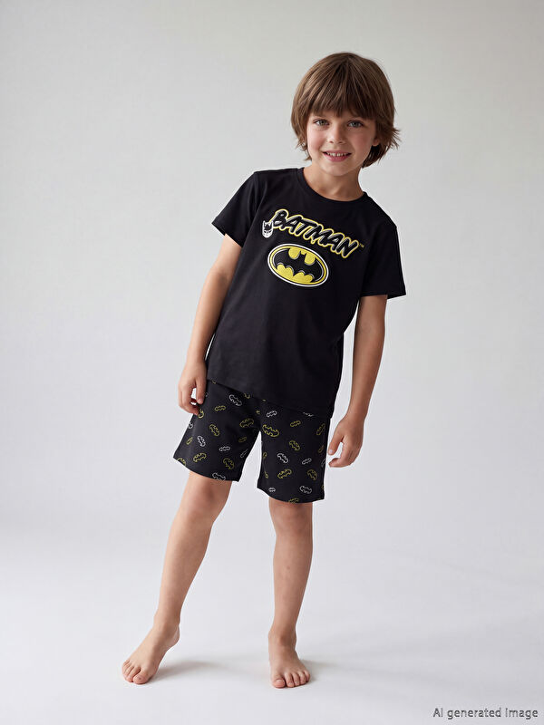 LCW Kids Batman Baskılı Erkek Çocuk Şortlu Pijama Takımı