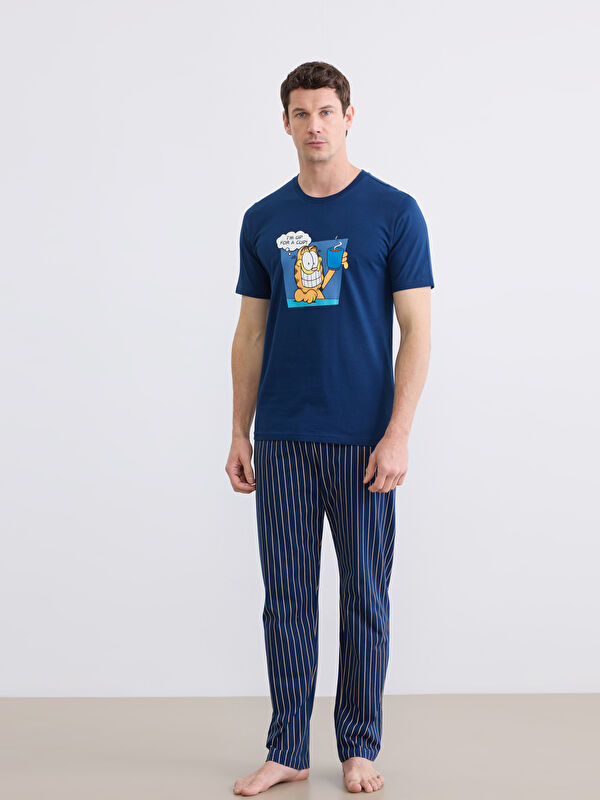 LC WAIKIKI Bisiklet Yaka Garfield Baskılı Erkek Pijama Takım