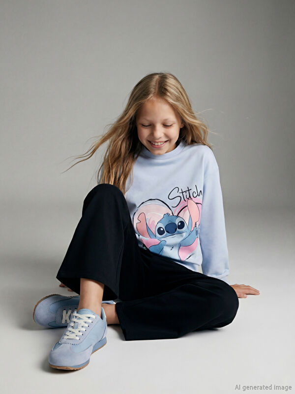 LCW Kids Bisiklet Yaka Stitch Baskılı Kız Çocuk Sweatshirt ve Eşofman Altı