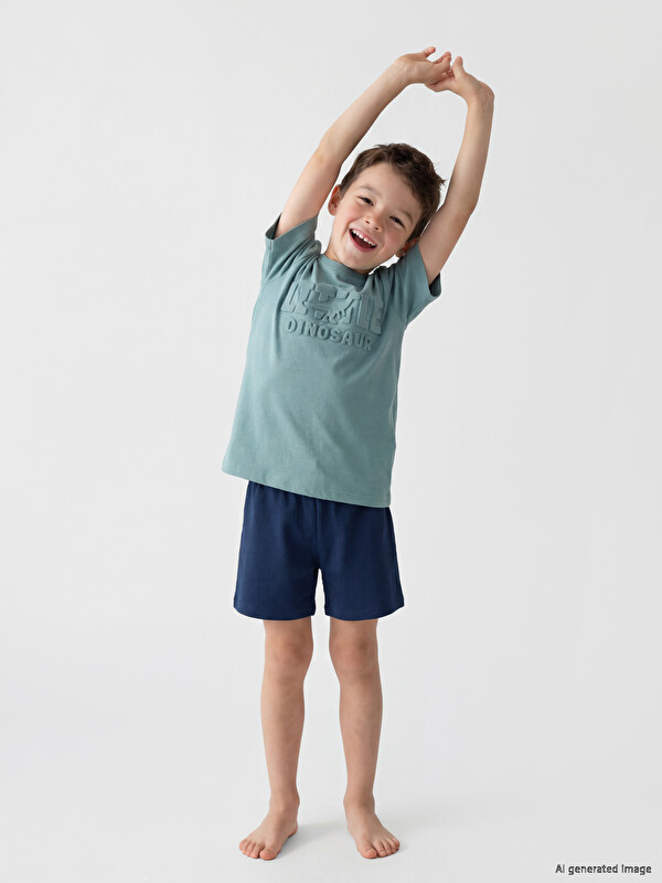 LCW Kids Kabartma Baskılı Erkek Çocuk Şortlu Pijama Takımı