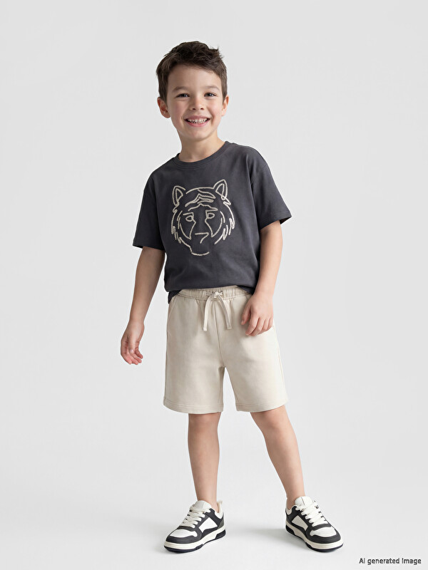 LCW Kids Erkek Çocuk İşlemeli Tişört ve Şort