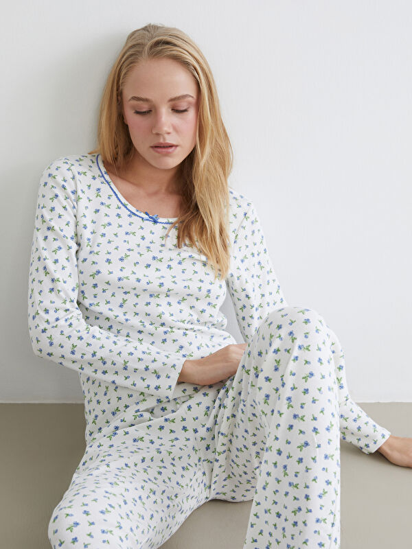 LCW DREAM U Yaka Çiçekli Kadın Pijama Takım