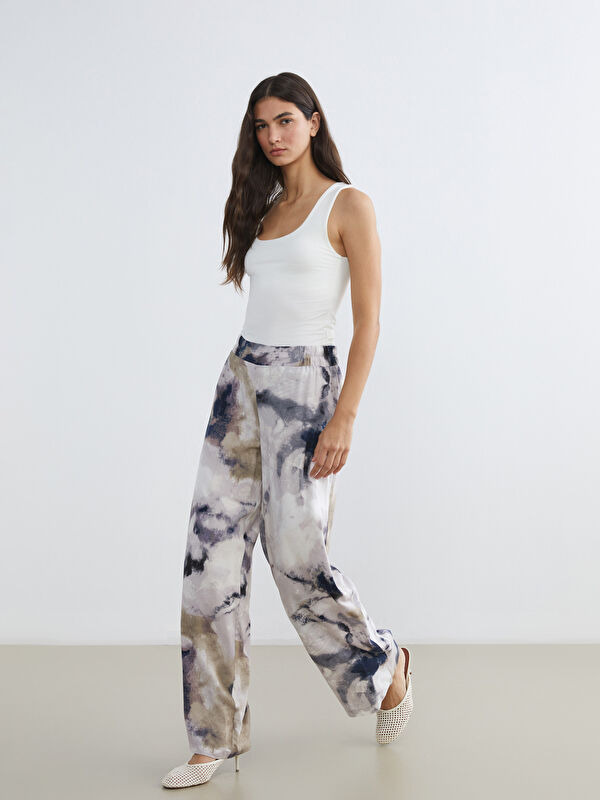 LCWAIKIKI Classic Pantalon Femme à Taille Élastiquée et Imprimé Batik