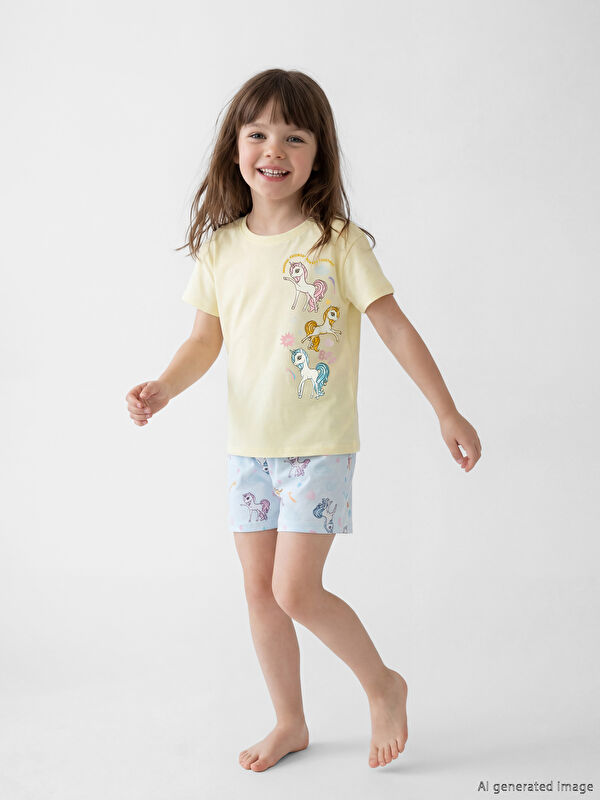 LCW Kids Baskılı Kız Çocuk Şortlu Pijama Takımı