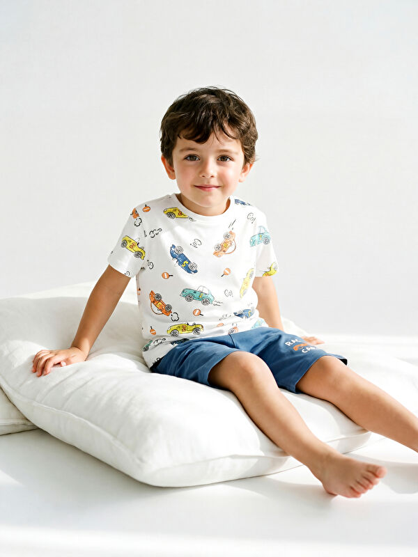 LCW Kids Araba Baskılı Erkek Çocuk Şortlu Pijama Takımı