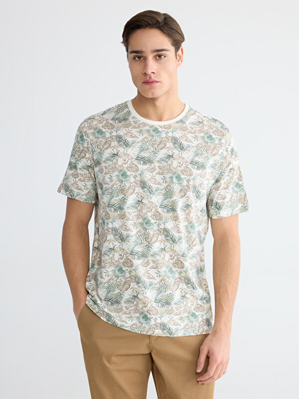LCWAIKIKI Classic Man ECRU T-Shirt