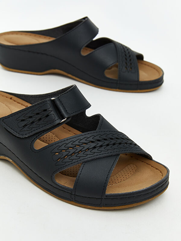 Deri Görünümlü Kadın Terlik - Görsel 4