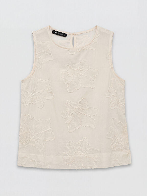 LCWAIKIKI Classic Crew Neck Embroidered Blouse