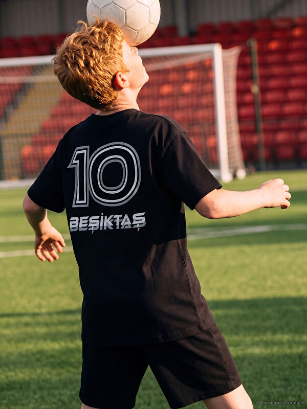 LCW Kids Bisiklet Yaka Beşiktaş Baskılı Erkek Çocuk Tişört