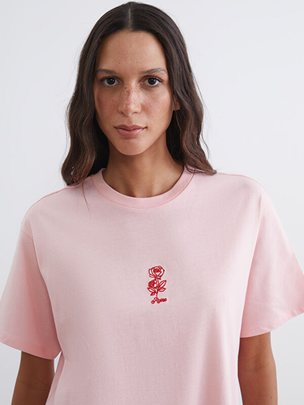 LCW Vision Besticktes T-Shirt mit Rundhalsausschnitt für Damen