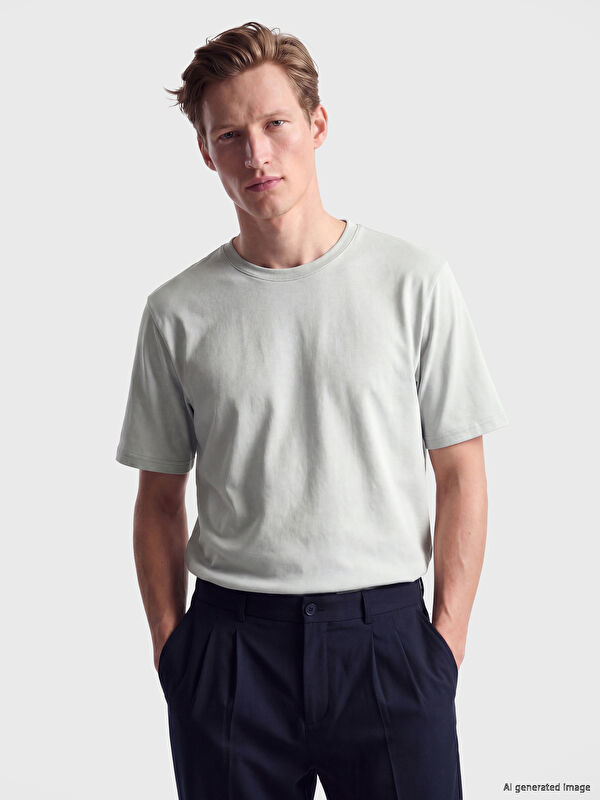 LCWAIKIKI Classic Regular Fit Basic Erkek Dry Touch Tişört