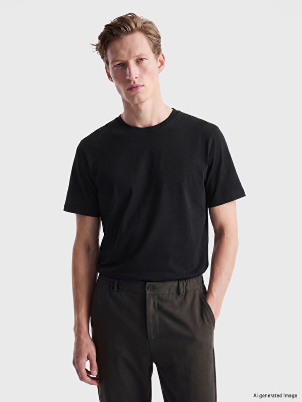LCWAIKIKI Classic Regular Fit Basic Erkek Dry Touch Tişört