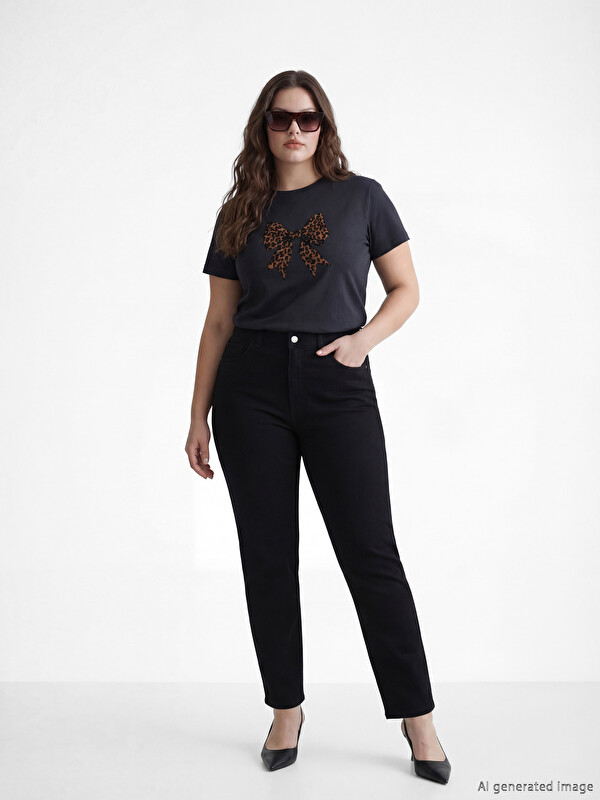 LCWAIKIKI Classic Beli Lastikli Slim Mom Kadın Jean Pantolon