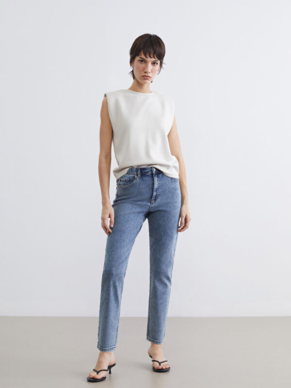 LCWAIKIKI Classic Beli Lastikli Slim Mom Kadın Jean Pantolon