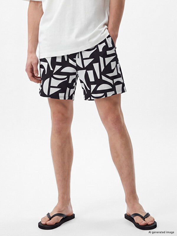 LCW SWIMWEAR شورت سباحة قصير منقوش بنمط هندسي للرجال