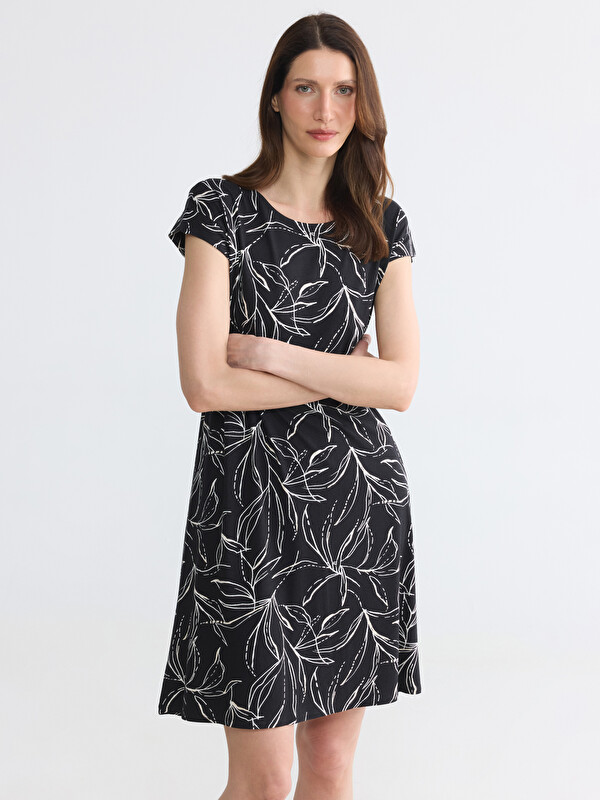 LCW Grace Crew Neck Floral A Form Dress