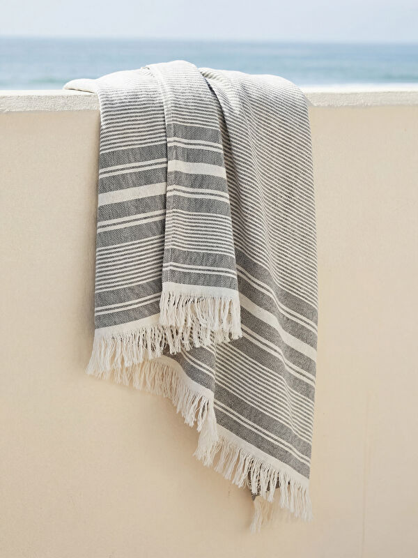 LCW ACCESSORIES منشفة شاطئ رجالية مخططة 70x150 سم