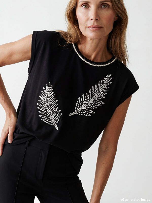LCW Grace Crew Neck Embroidered Women's T-Shirt