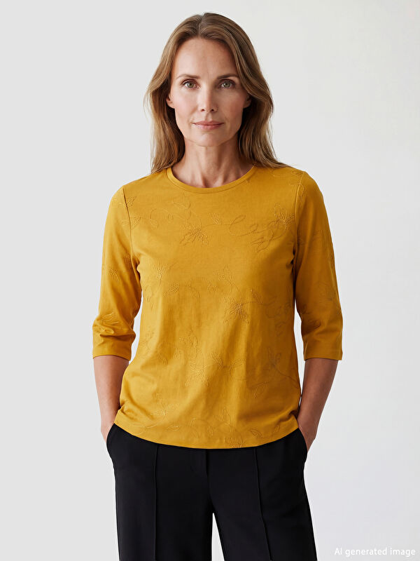 LCW Grace Crew Neck Embroidered Women's T-Shirt