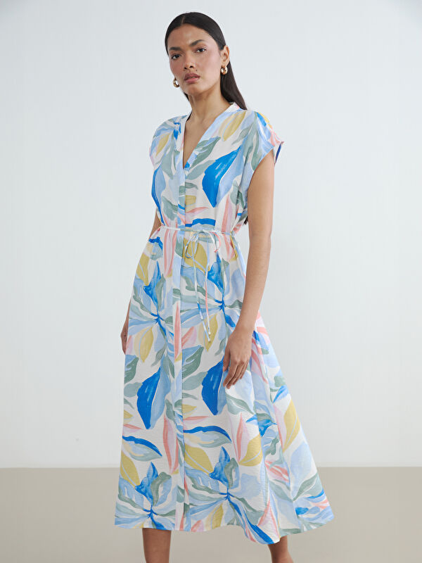 LCWAIKIKI Classic Gemustertes Damenkleid mit V-Ausschnitt und Schärpe