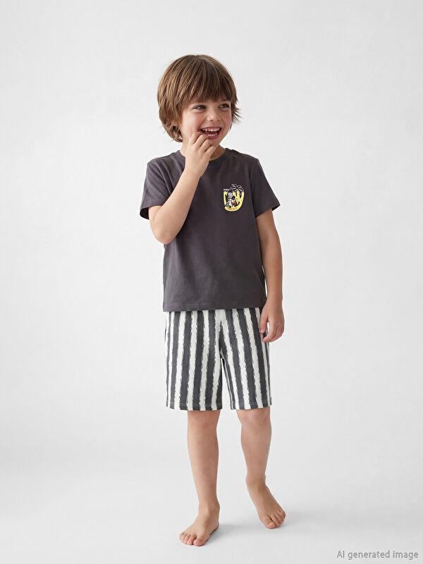 LCW Kids Bisiklet Yaka Erkek Çocuk Şortlu Pijama Takımı