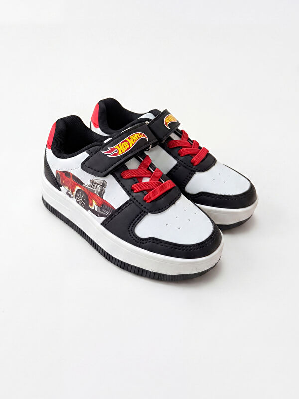 LCW STEPS حذاء رياضي للأولاد من Hot Wheels