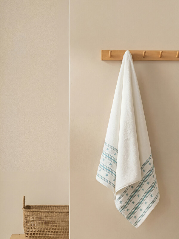 LCW HOME منشفة حمام قطنية مطرزة 70x140 سم