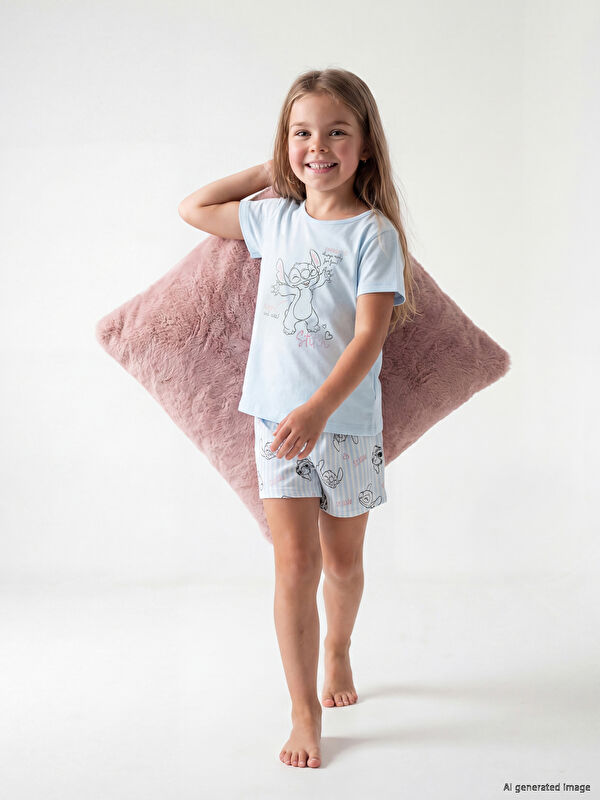 LCW Kids Stitch Baskılı Kız Çocuk Şortlu Pijama Takımı