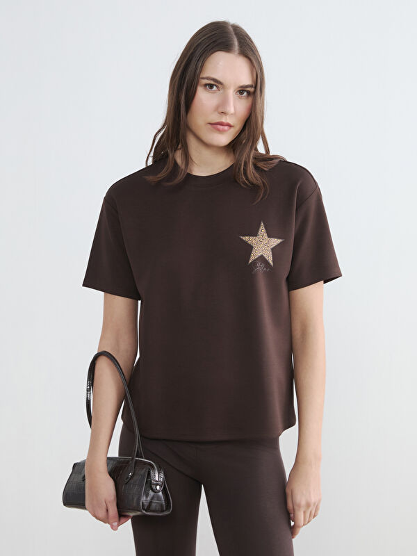 LCW Comfort Жұмсақ жанасымды әйелдер футболкасы дөңгелек жағалы және принтті.