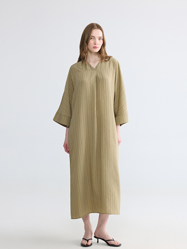 LCW Modest فستان أوفراسايز مخطط بياقة على شكل حرف V