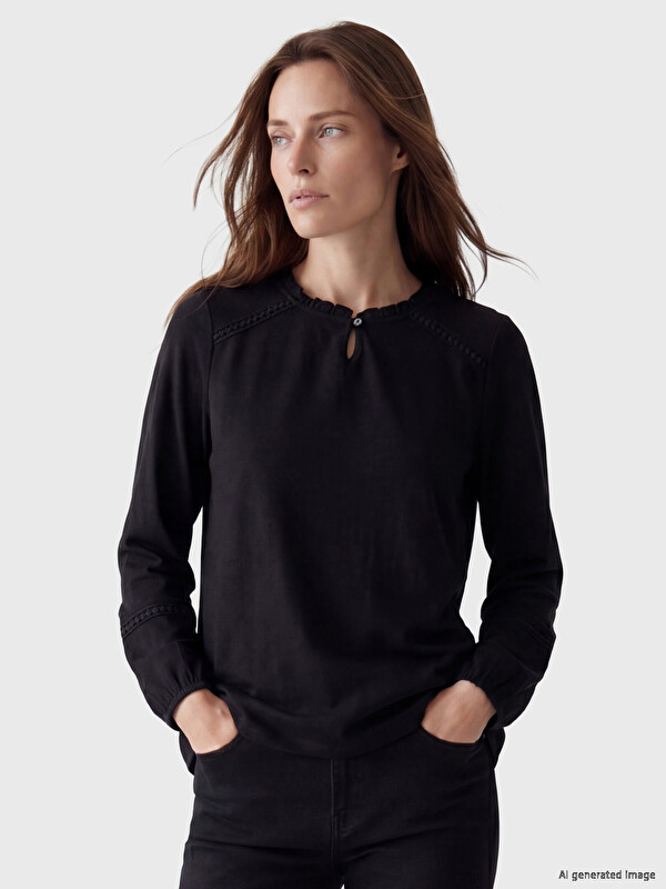 LCW Grace Crew Neck Embroidered Blouse