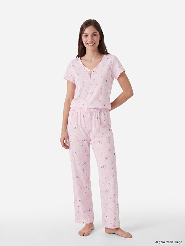 LCW DREAM V Yaka Çiçekli Kadın Pijama Takım