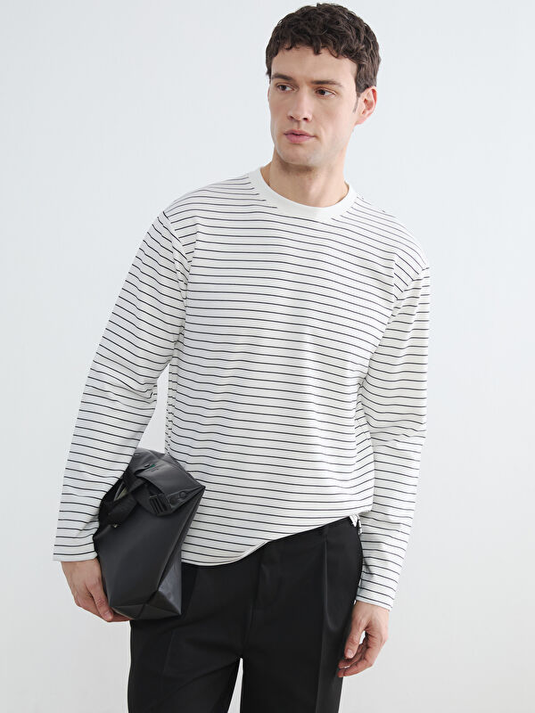 LCW Vision Bisiklet Yaka Çizgili Erkek Sweatshirt
