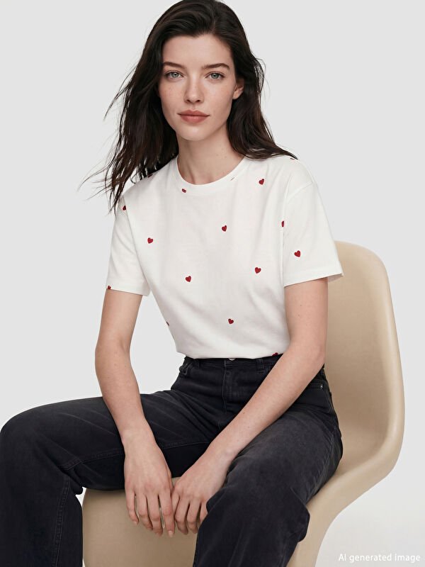 LCW Comfort Bisiklet Yaka Kalp Desenli Kadın Tişört