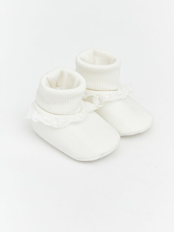LCW STEPS Kız Bebek Çoraplı Ev Ayakkabısı