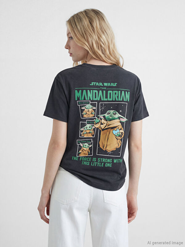 XSIDE Bisiklet Yaka The Mandalorian Baskılı Kadın Tişört