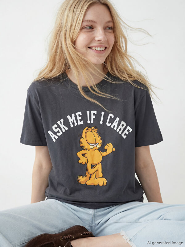 XSIDE Bisiklet Yaka Garfield Baskılı Kadın Tişört