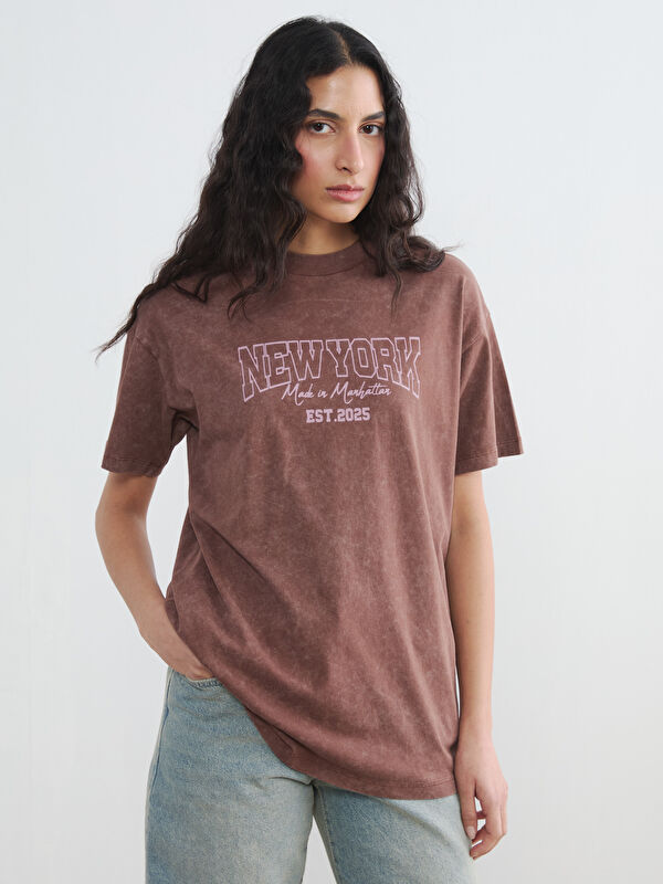 LCW Modest Bisiklet Yaka New York Baskılı Kadın Tişört