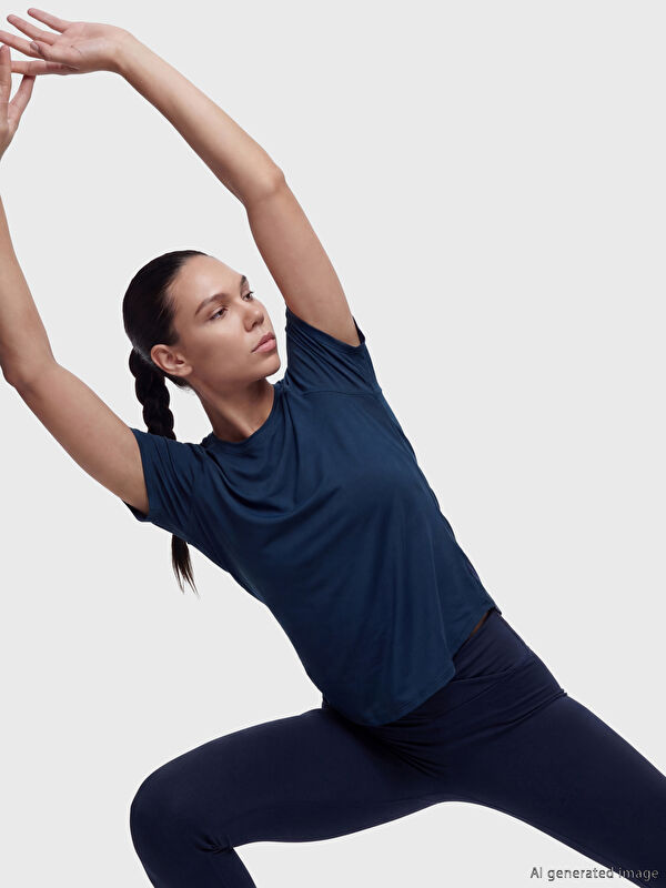 KOOR SPORT تیشێرتی وەرزشی ژنانه‌ بە قۆڵی كڕوو