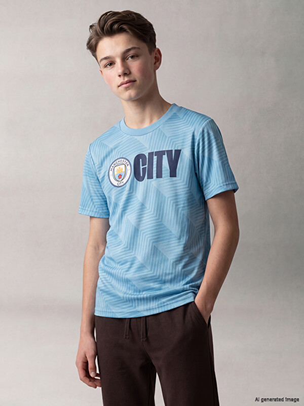 LCW Kids Bisiklet Yaka Manchester City Baskılı Erkek Çocuk Tişört